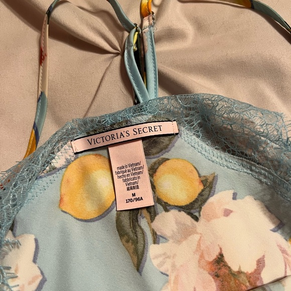 Victoria's Secret Lemon Blossom Slip Dress preowned like new condition size m - Picture 4 of 5